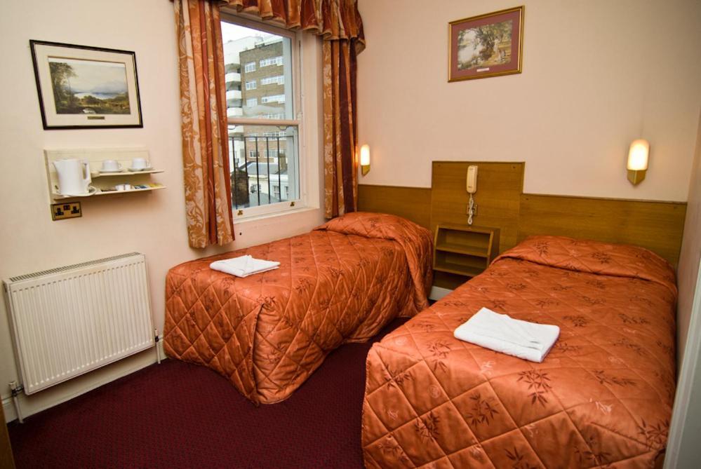 Triple Room,1432675603:JPEG