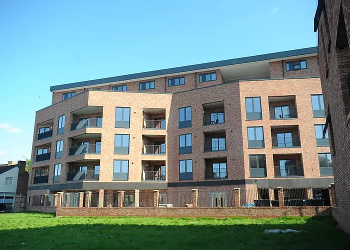 Albergo a parte: Canary Heights